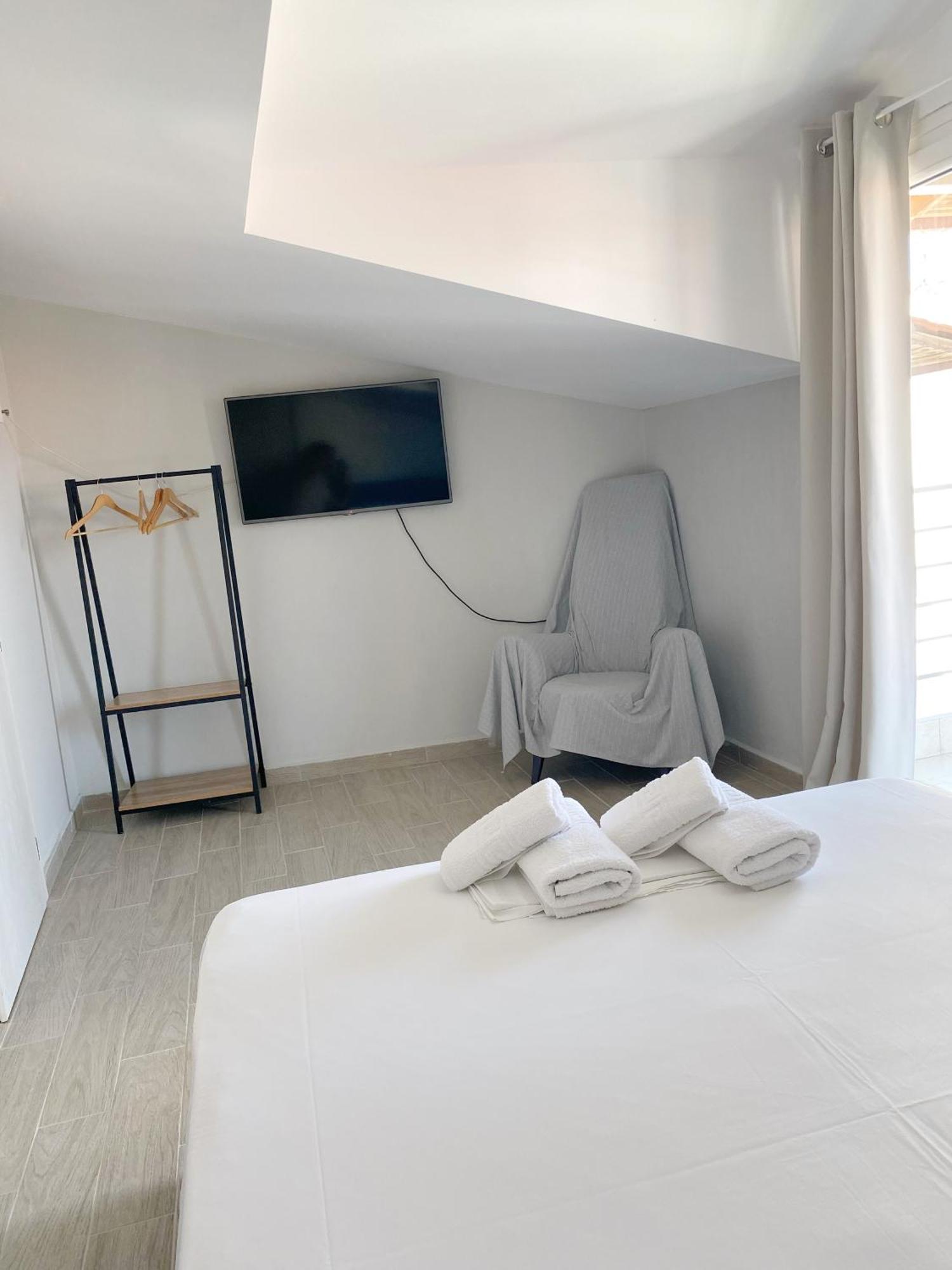 Delia Apartments ペフコホリ エクステリア 写真