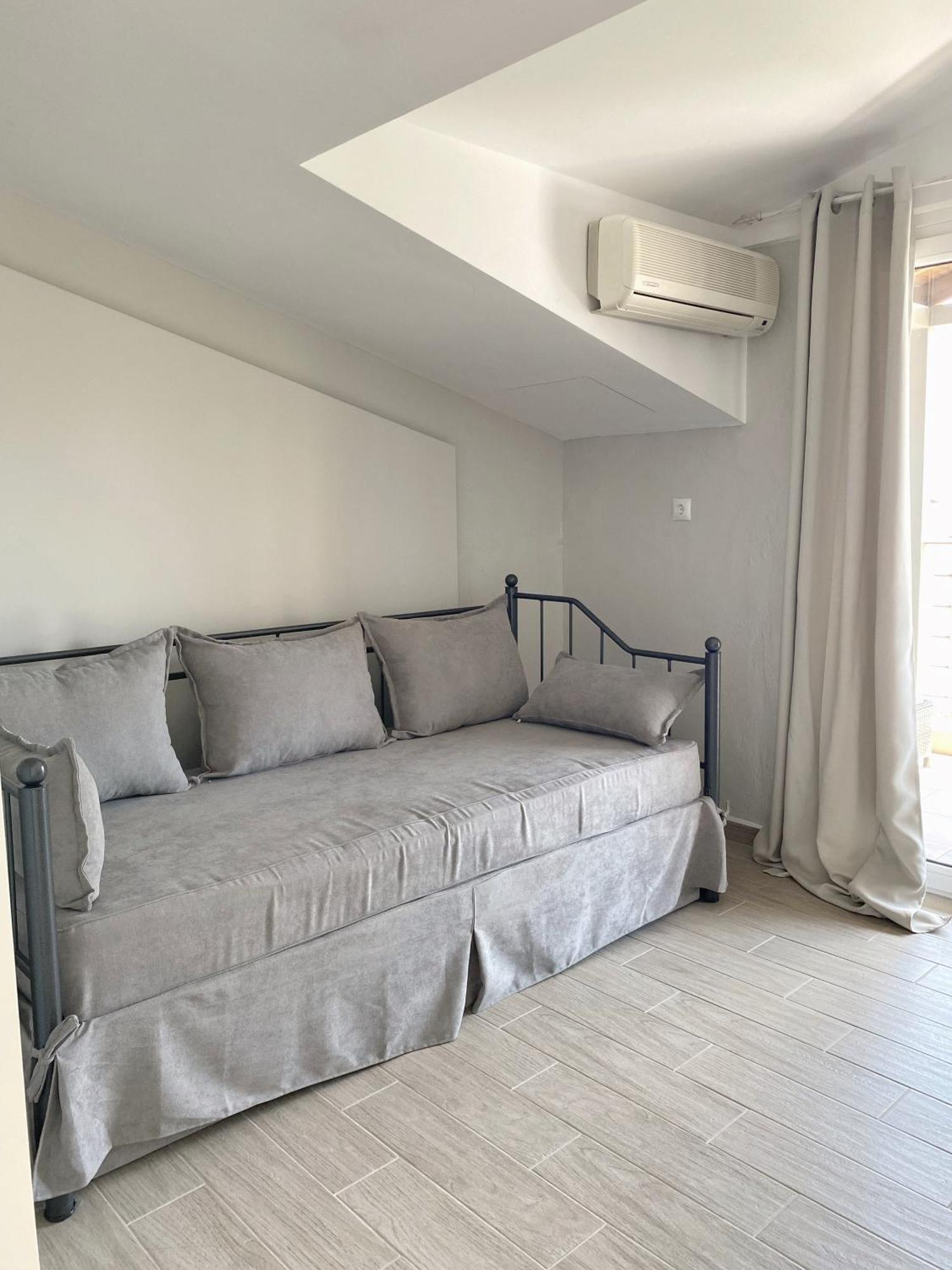 Delia Apartments ペフコホリ エクステリア 写真