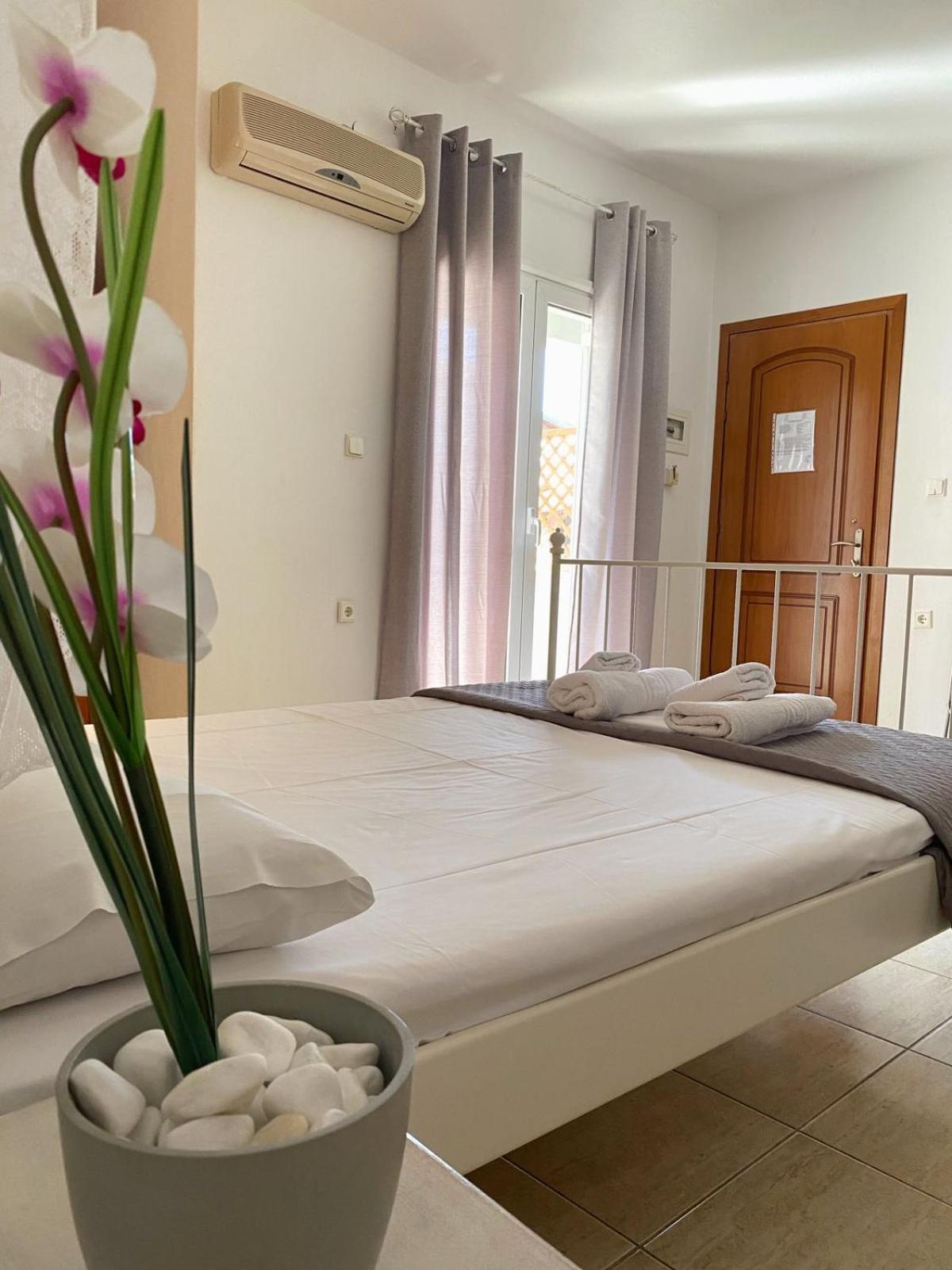 Delia Apartments ペフコホリ エクステリア 写真